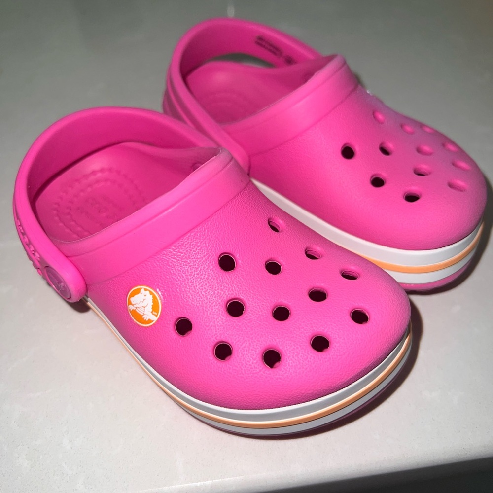 Toddler Crocs size 6